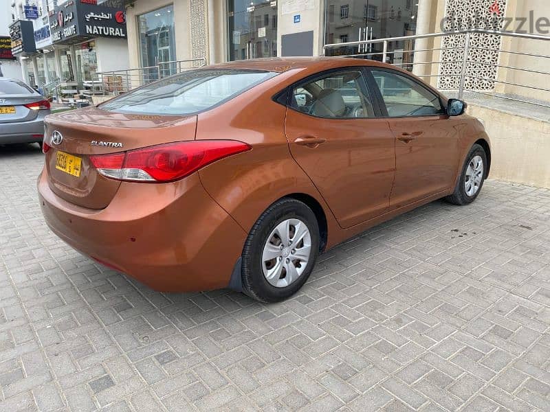 Hyundai Elantra 2012 in Good Condition 2