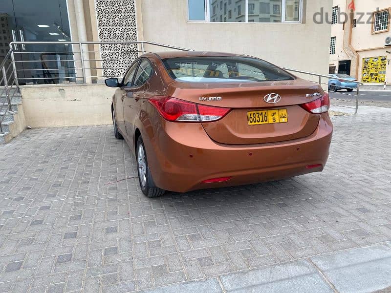 Hyundai Elantra 2012 in Good Condition 4