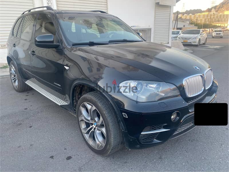 For sale BMW X5 2013 model for only OMR 3,000 1