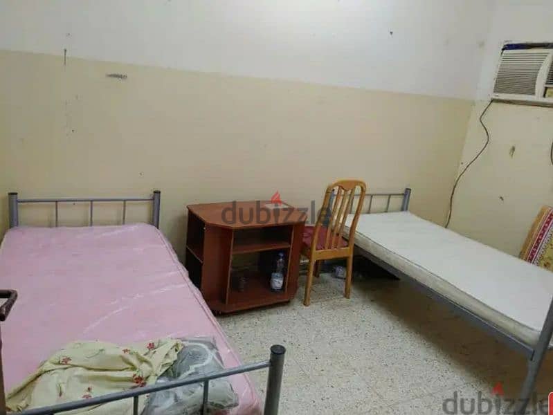 1 Single room in a 3 bhk flat 0