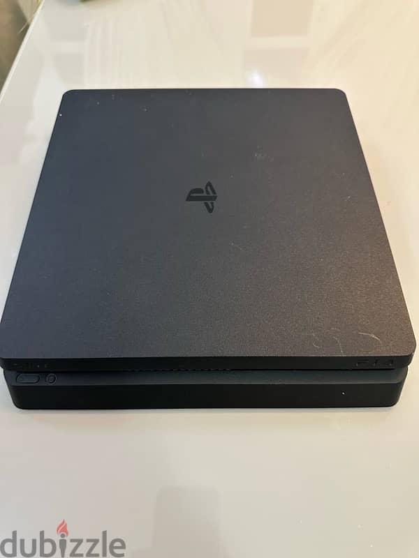 play station 4 Slim 1TB 2