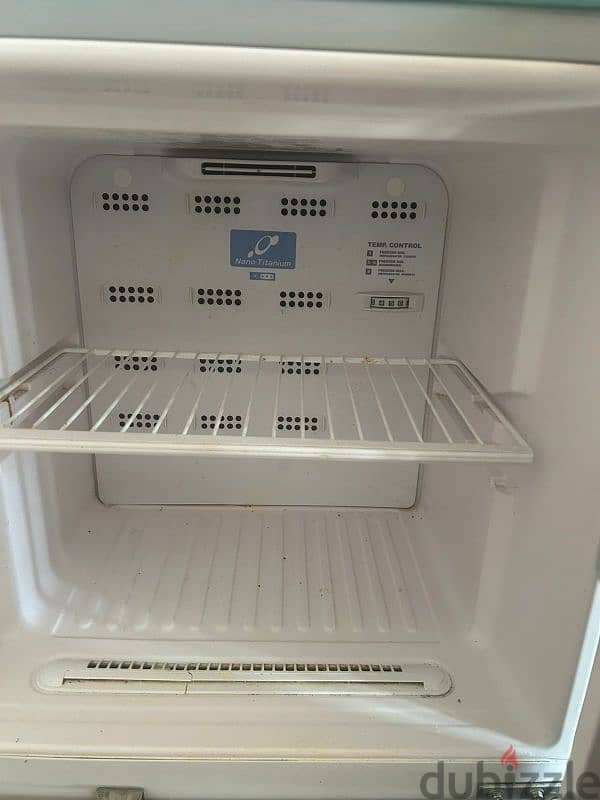 refrigerator for sale Hitachi 270 liters. 1