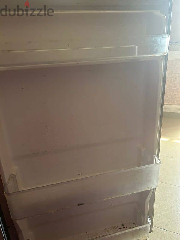 refrigerator for sale Hitachi 270 liters. 3