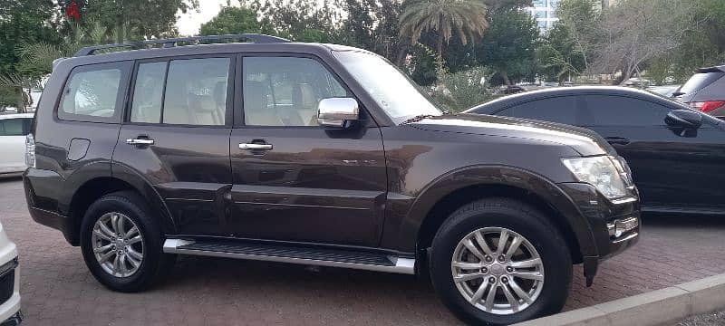 Mitsubishi Pajero 2017 1