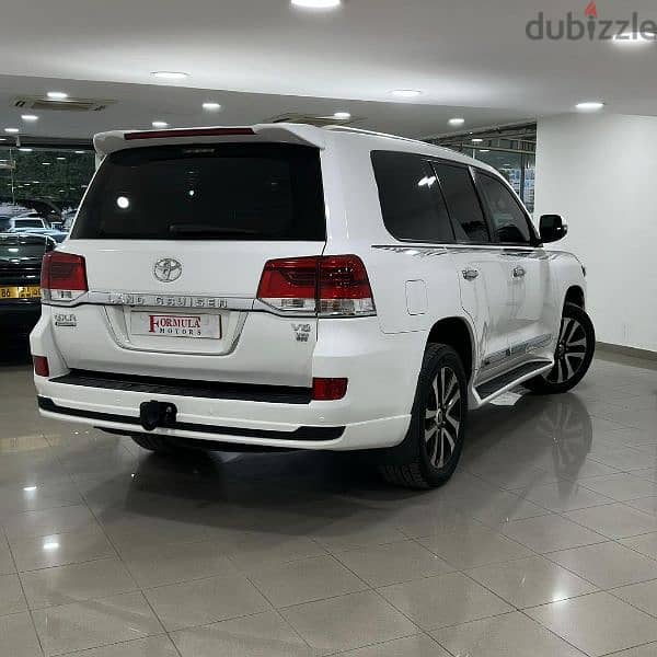 Toyota Land Cruiser 2019 4