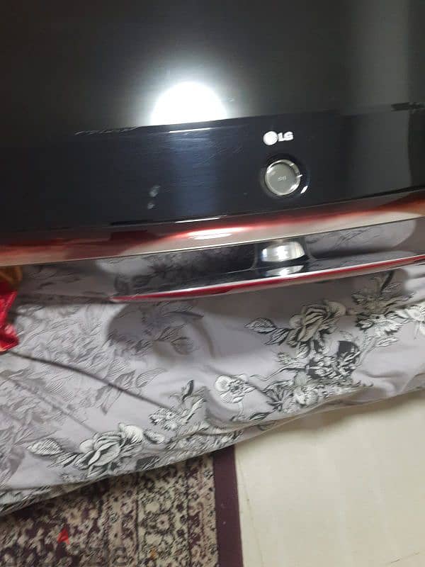 urgent sale LG 32 size  tv not smart for sale 3