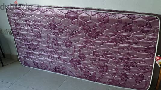 single bed mattress in excellent condition