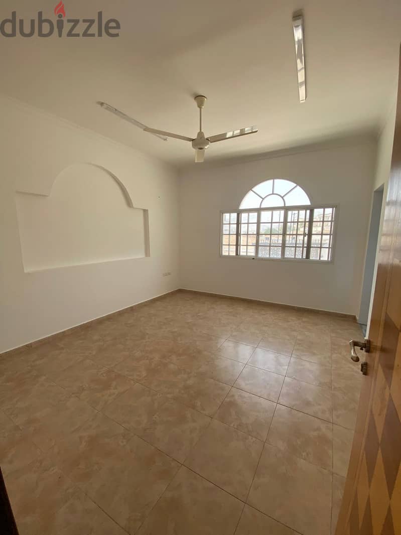 Spacious Family Villa in Al Ansab! فيلا عائلية واسعة بالانصب 4