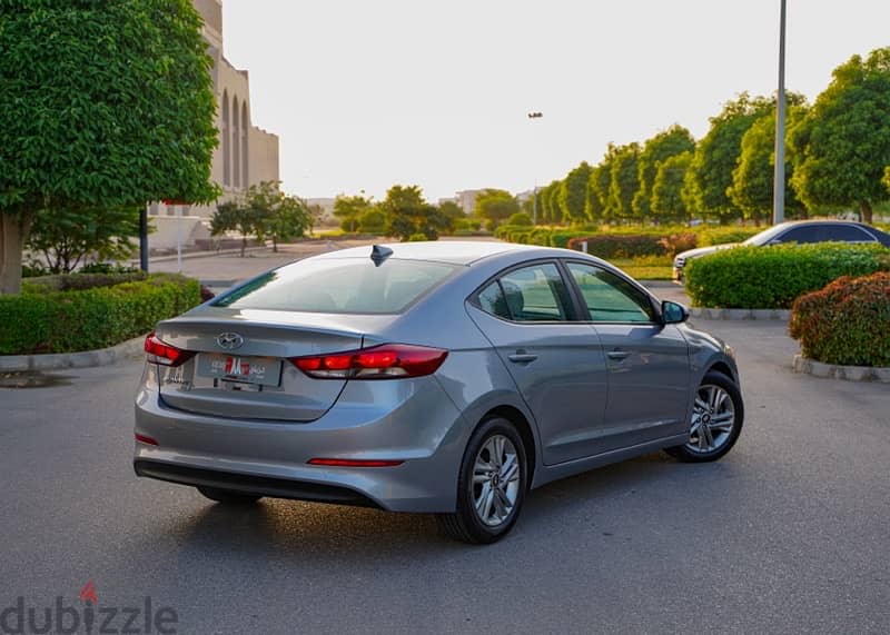 Hyundai Elantra 2017 Clean title 3