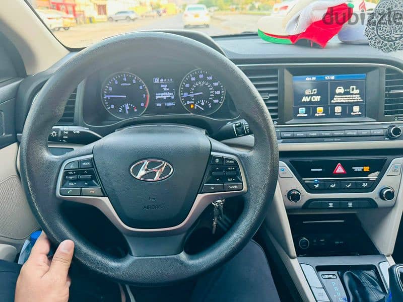 Hyundai Elantra 2018 4