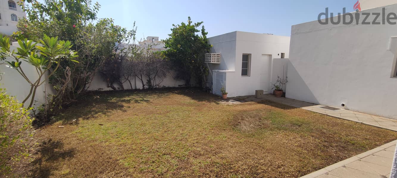 6 Bedroom Villa in Qurum 29 16