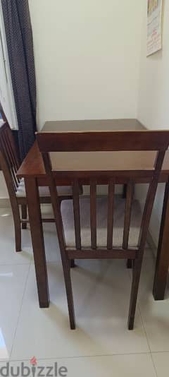 4 seater dinning table 0