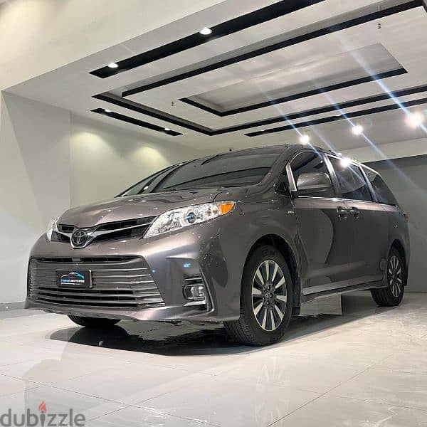 Toyota Sienna 2018 1