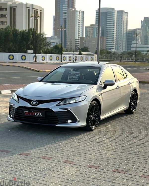 Toyota Camry 2023 3