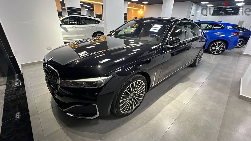 BMW 7-Series 2021 0