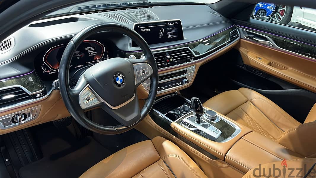 BMW 7-Series 2021 8