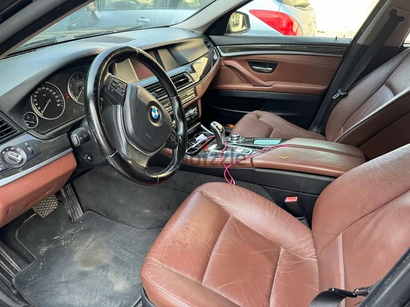 BMW 5-Series 2012 6