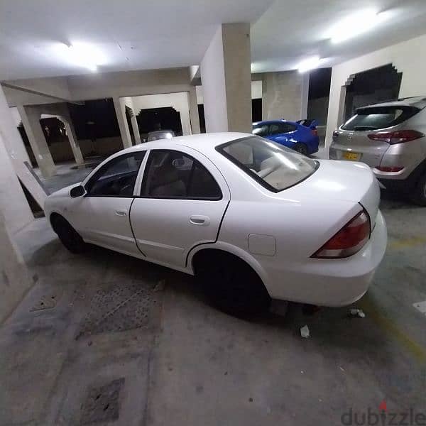 Nissan Sunny 2011 1