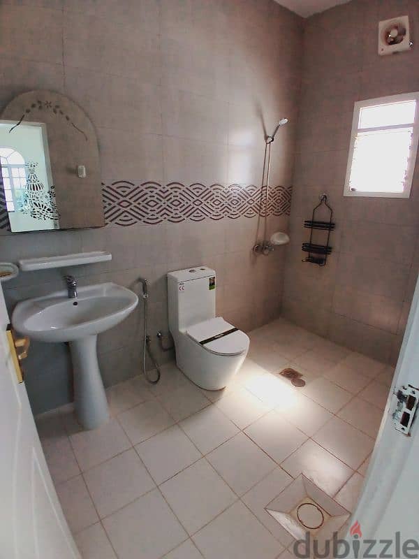 Aziba 5 bedrooms villa for rent 9