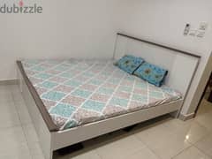 Queen size double bed 0