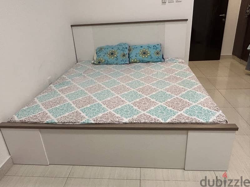 Queen size double bed 1