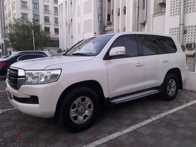 Land Cruiser For Rent ( 50 OMR )//--