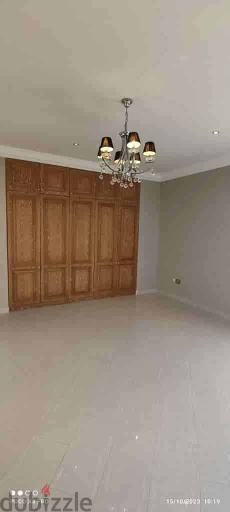 "SR-AV-342 *Luxurious Villa for Rent in Seeb – Beachside Bliss Awaits! 7