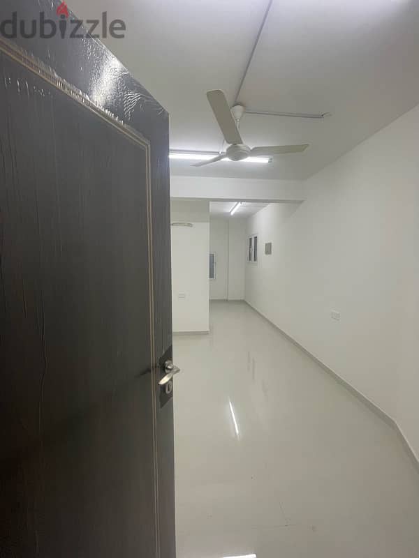 Single room for rent in alkuwaiet near KM hypermarket 3