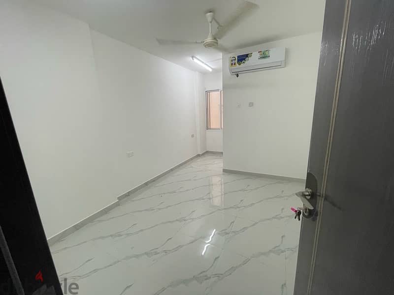 Single room for rent in alkuwaiet near KM hypermarket 6