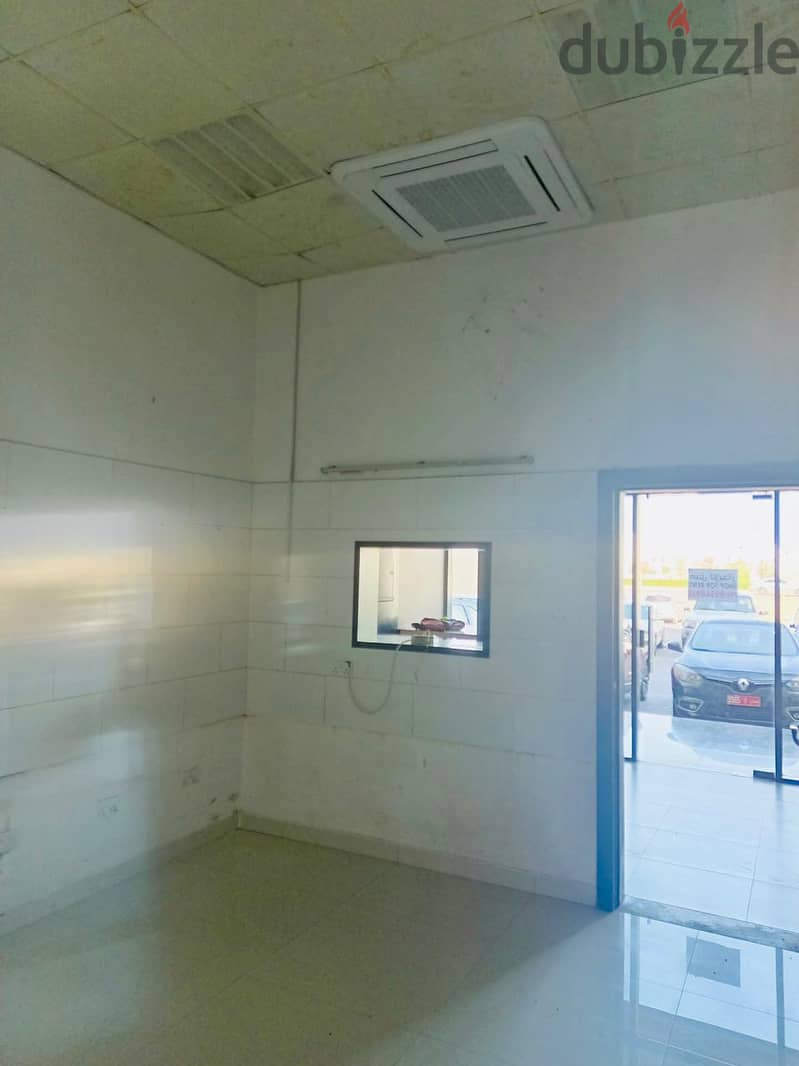 "SR-MT-655 *Shop for Rent in Alkhod!*   *Location:* Mazoun Street 3