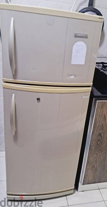 Good condition fridge for sale 0