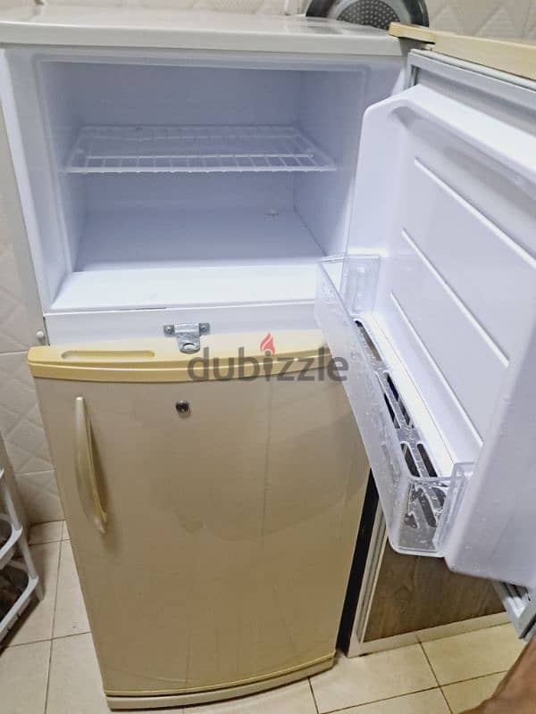 Good condition fridge for sale 3