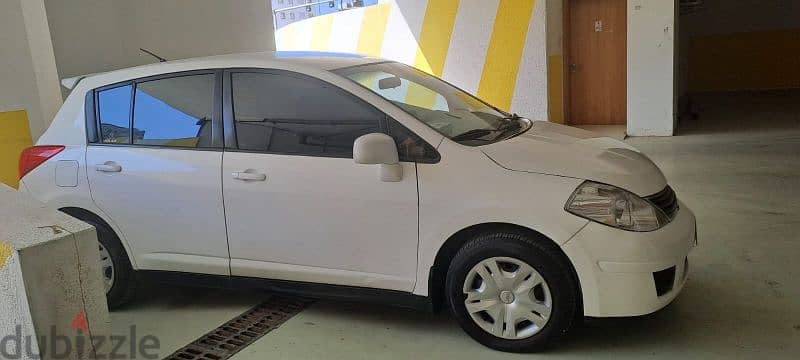 Nissan versa model 2012 3