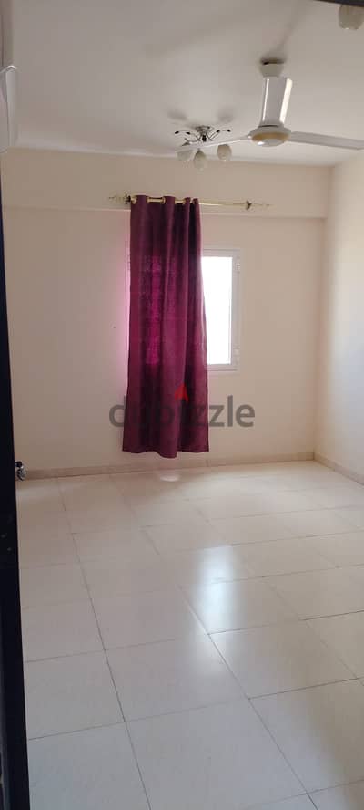 Room or bed space available near nesto/mall of Muscat