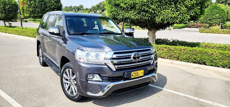 Toyota Land Cruiser 2018 1