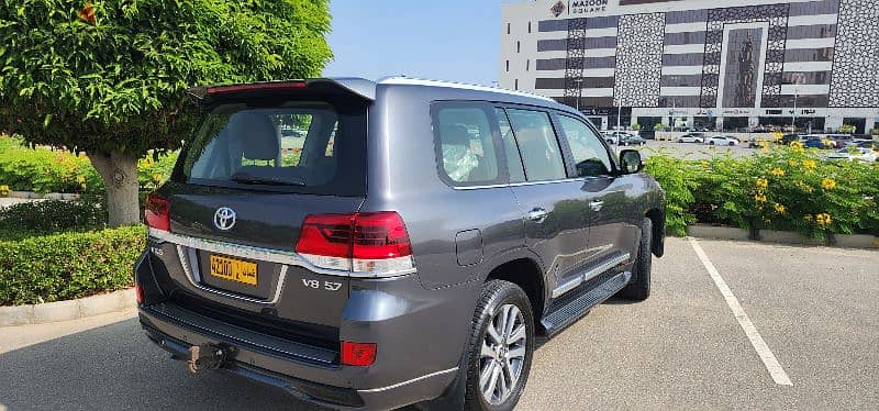 Toyota Land Cruiser 2018 3