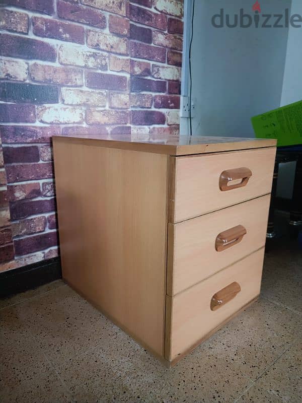 Study table & Side cabinet /drawer 3