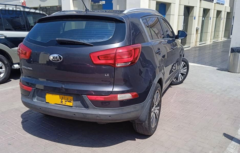 Kia Sportage 2015 Dark Grey, 106,000 Km, with a full Panoramic View 2