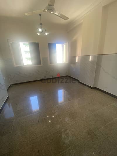 2BHK flat for rent with free Wi-Fi and water