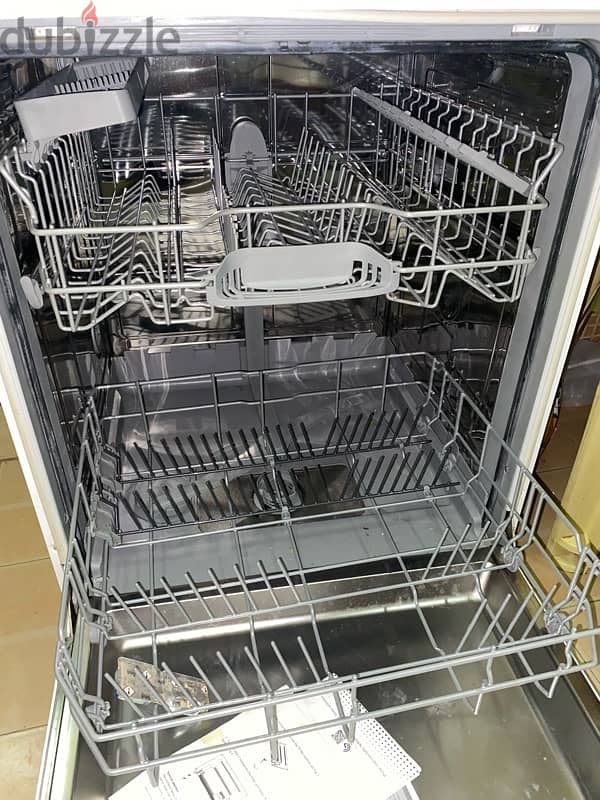 BOSCH DISHWASHER NEVER USED BEFORE LIKE BRAND NEW 1