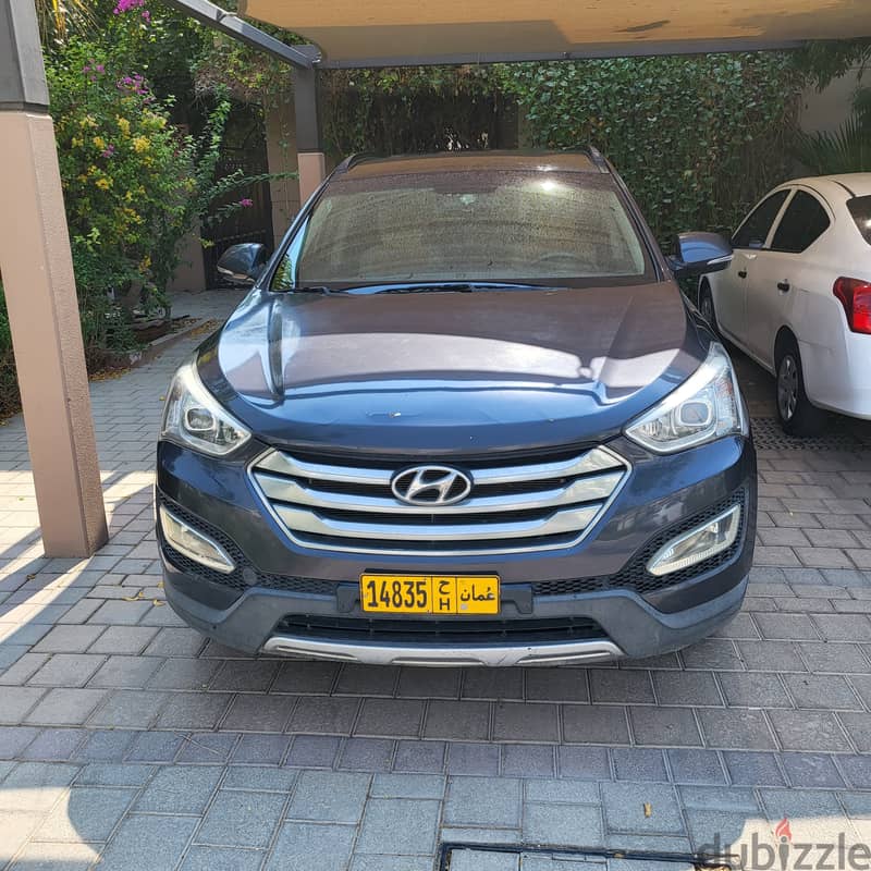 Hyundai Santa Fe 2016 gcc for 2500 omr 0