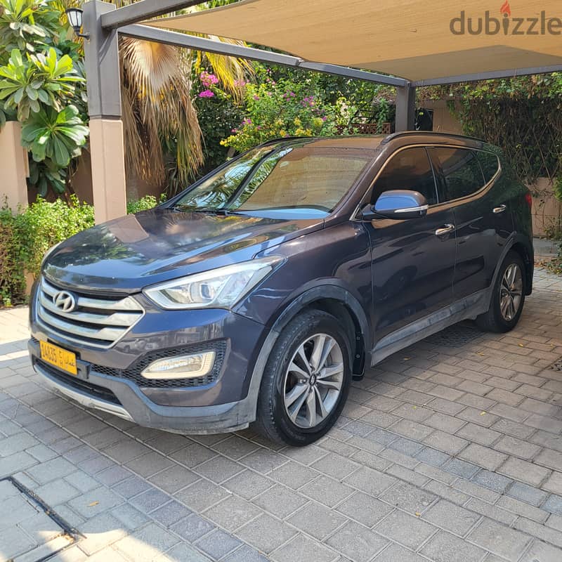 Hyundai Santa Fe 2016 gcc for 2500 omr 2