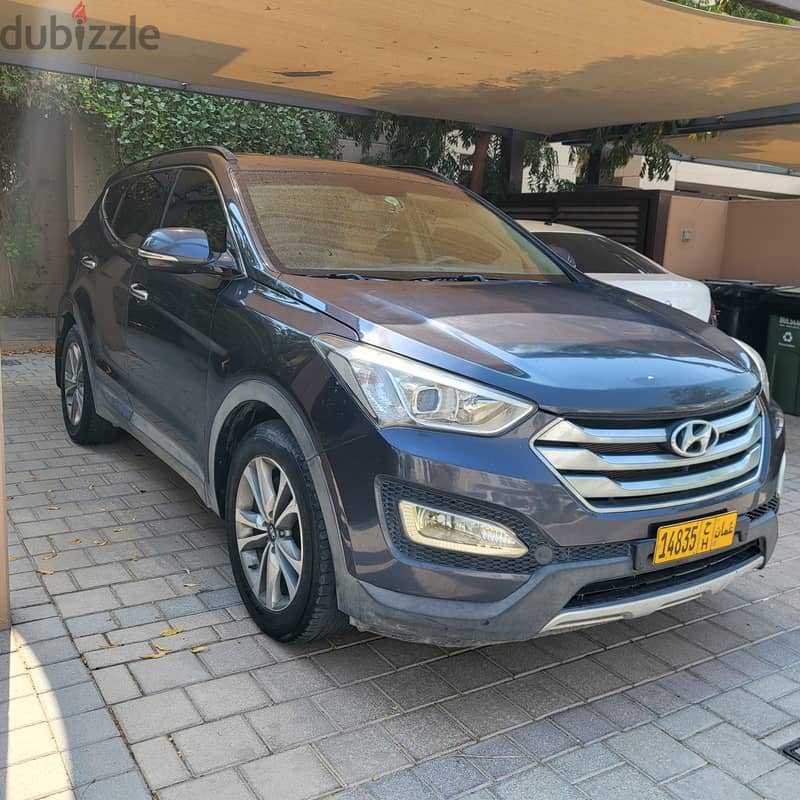 Hyundai Santa Fe 2016 gcc for 2500 omr 3