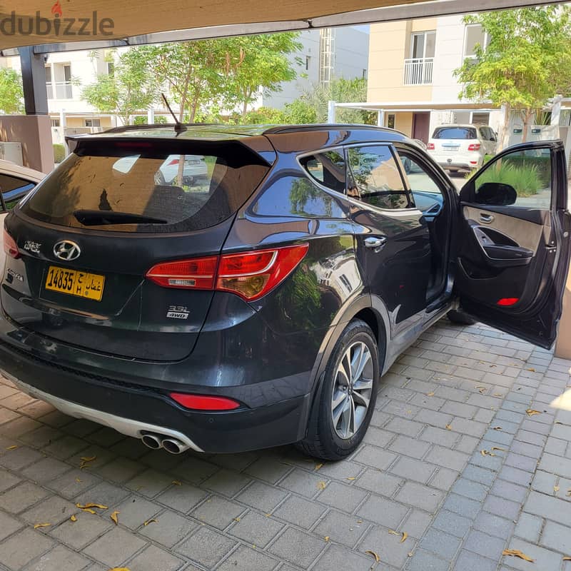 Hyundai Santa Fe 2016 gcc for 2500 omr 4