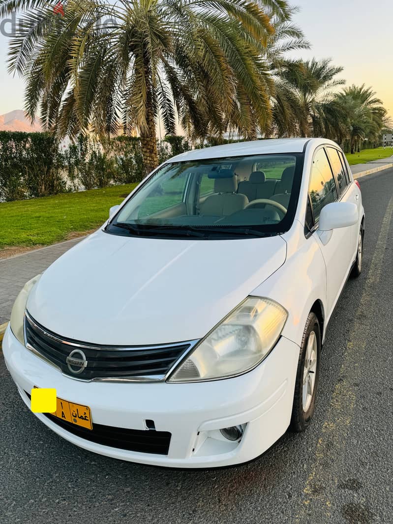 Nissan Tiida 2013 3