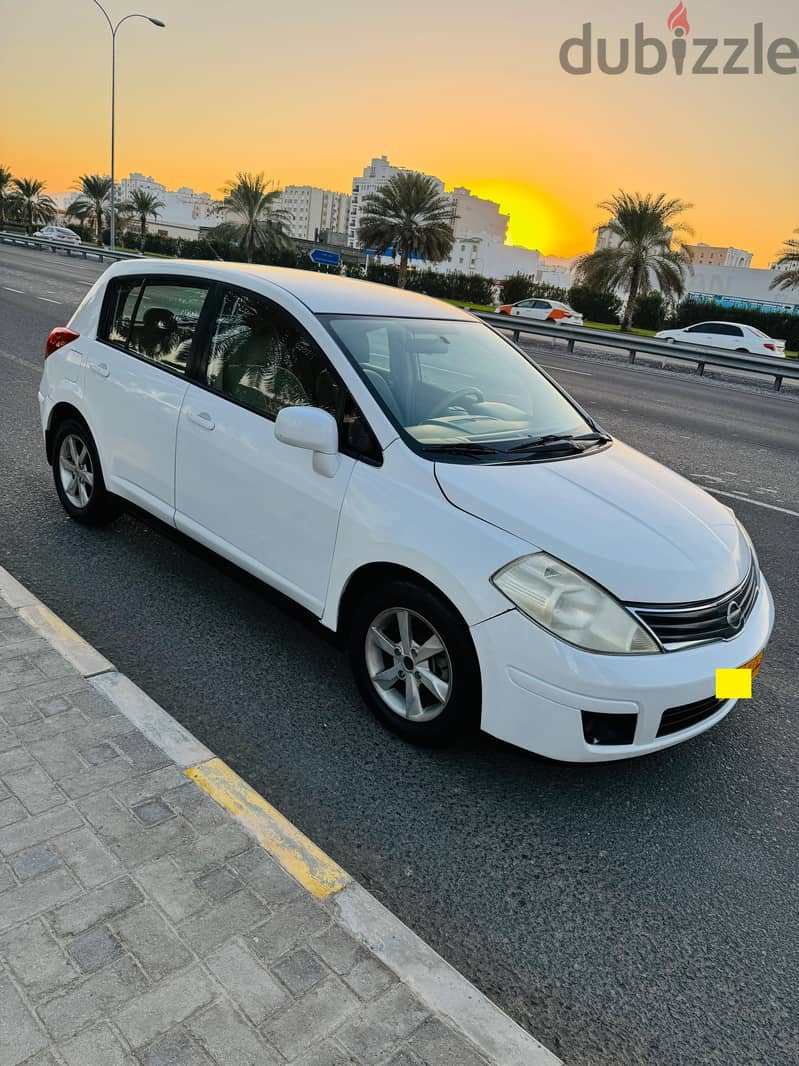 Nissan Tiida 2013 6