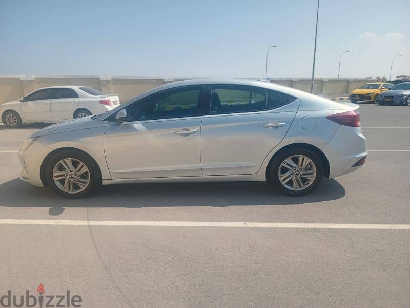 Hyundai Elantra 2019 4