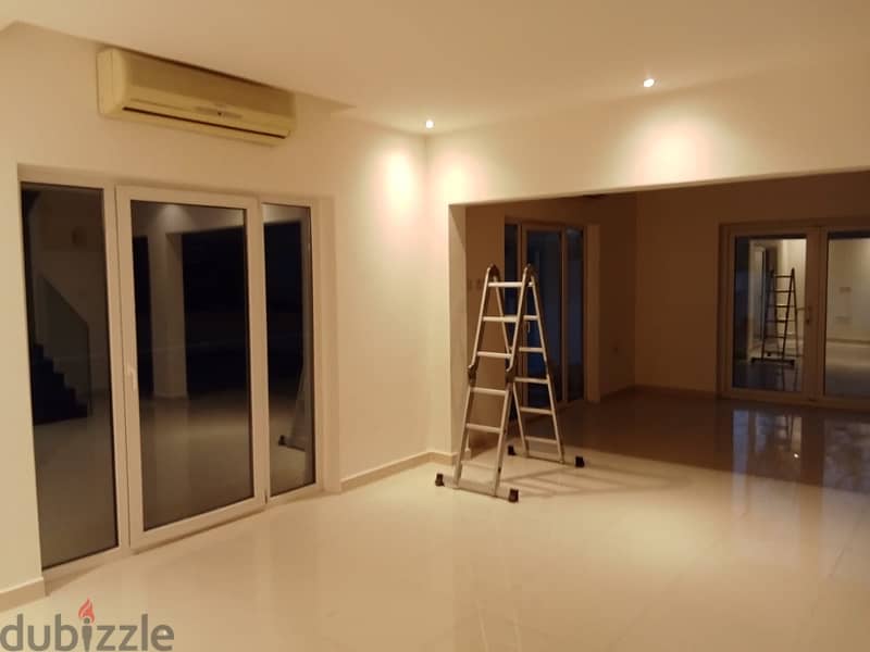 Very nice villa 5 bhk for rent in boshar shaabia 8