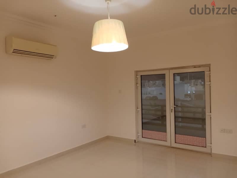 Very nice villa 5 bhk for rent in boshar shaabia 9