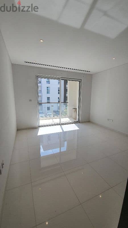 Amazing 2 bedroom apartment in Al muaj with sea view. 3